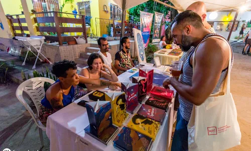 
                                        
                                            Editora promove feira de livros com desconto, em João Pessoa
                                        
                                        