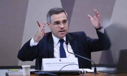 
                                        
                                            Ministro do STF decide que ICMS de combustíveis deve ser unificado a partir de julho
                                        
                                        