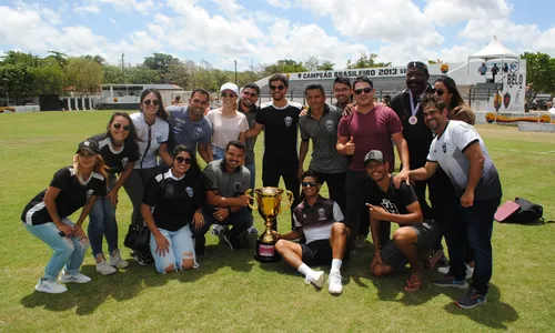 
                                        
                                            Victor Ferraz celebra conquista do VF4 e planeja investimento ainda maior no futebol feminino
                                        
                                        