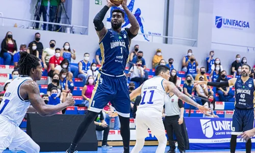 
                                        
                                            Foco do Basquete Unifacisa foi determinante para vitória contra o Pato Basquete, afirma pivô Gerson
                                        
                                        