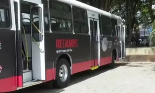 
                                        
                                            Sintur-JP doa ônibus para ser usado pelo Natal Sem Fome como ponto itinerante de arrecadação
                                        
                                        
