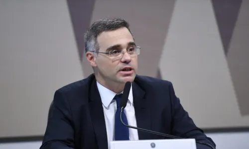 
                                        
                                            Senado aprova André Mendonça para o STF
                                        
                                        