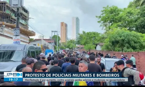 
                                        
                                            Policiais e bombeiros militares da Paraíba fazem protesto contra Lei de Proteção aos Militares
                                        
                                        