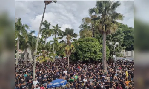 
				
					Insatisfação com remuneração "turbina" protesto de PMs da Paraíba contra governo
				
				