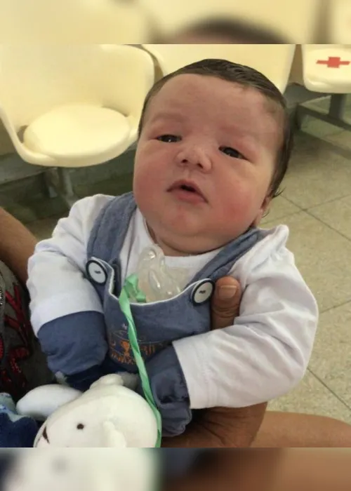
                                        
                                            Bebê nasce com mais de 5kg, em Monteiro: 'Não esperávamos'
                                        
                                        