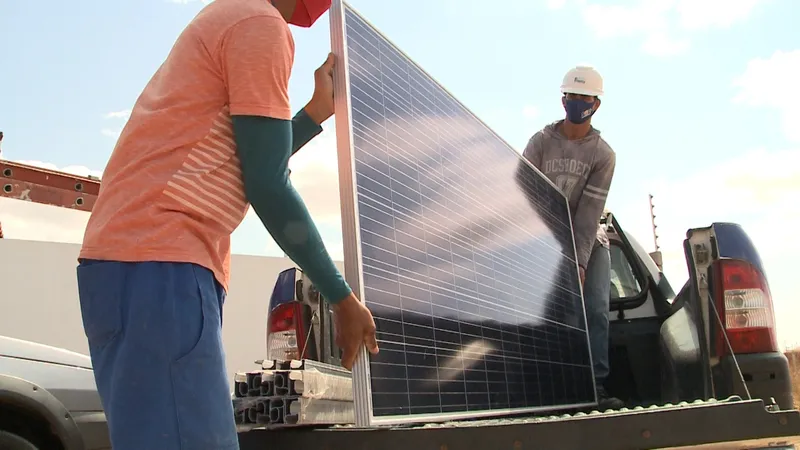 Painéis solares se multiplicam na Paraíba, mas preço e ‘desconfiança’ barram crescimento