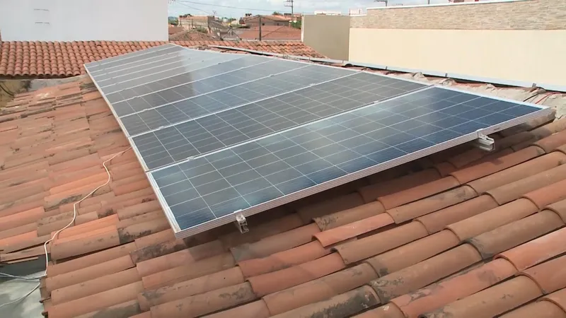 Pesquisadores relatam impactos socioambientais das grandes usinas solares e parques eólicos na Paraíba