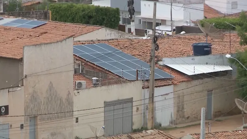 Pesquisadores relatam impactos socioambientais das grandes usinas solares e parques eólicos na Paraíba