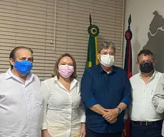 Ana Cláudia entrega cargo e João Azevêdo se reúne com staff de Romero Rodrigues