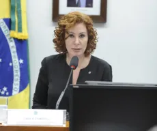Deputada bolsonarista usa 'caso de Lucena' para pedir suspensão da vacinação infantil