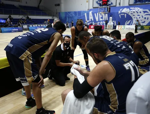 
				
					Basquete Unifacisa luta até o fim, mas perde para o Minas e dá adeus a Copa Super 8
				
				