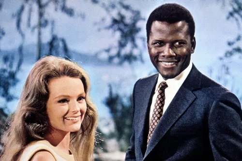 
				
					Morreu Sidney Poitier, o primeiro negro a receber o Oscar de Melhor Ator
				
				