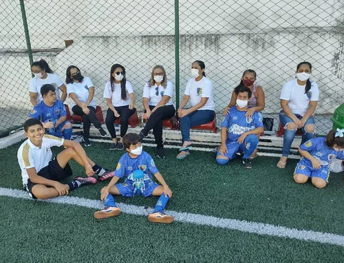 
				
					Para ajudar o filho com síndrome de Down, comerciante funda equipe de futsal
				
				