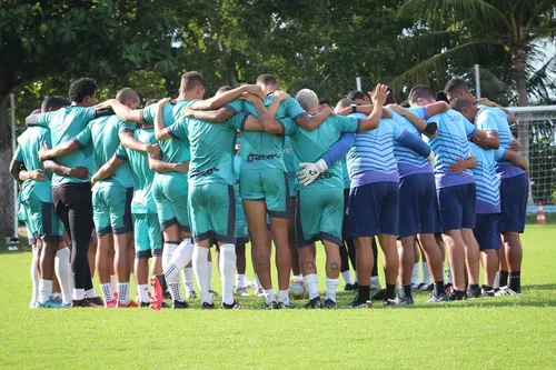 
				
					Flávio Barros admite ter equipe titular do Treze já esboçada e agora foca no entrosamento do time
				
				