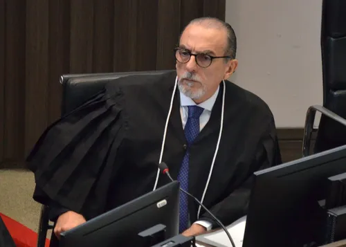 
				
					Ricardo Vital transfere processos da Operação Calvário para Justiça Eleitoral
				
				