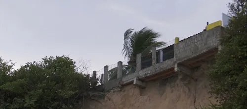 
				
					Especialistas alertam para risco de erosão de falésias em praias da Paraíba
				
				