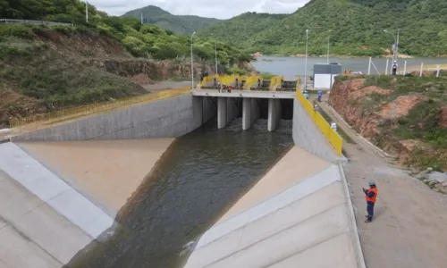 
                                        
                                            Após três meses da inauguração do último trecho, água da Transposição chega a Engenheiro Ávidos
                                        
                                        