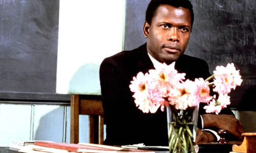 
				
					Morreu Sidney Poitier, o primeiro negro a receber o Oscar de Melhor Ator
				
				