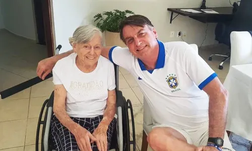 
                                        
                                            Mãe do presidente Jair Bolsonaro morre aos 94 anos em hospital de São Paulo
                                        
                                        