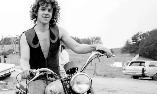 
                                        
                                            Idealizador e realizador do Festival de Woodstock morre de câncer. Michael Lang tinha 77 anos
                                        
                                        