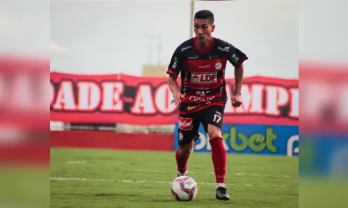 
				
					Campinense se prepara para amistoso contra o Retrô e Eduardo projeta time "mais solto" que contra o Globo FC
				
				