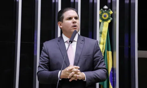 
                                        
                                            Hugo Motta negocia com governo Lula cargo na Codevasf, diz O Globo
                                        
                                        