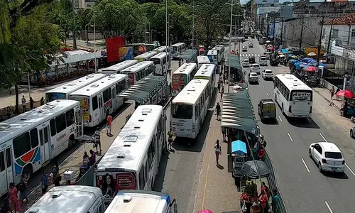 
                                        
                                            Motoristas de ônibus de João Pessoa paralisam atividades cobrando reajuste salarial
                                        
                                        