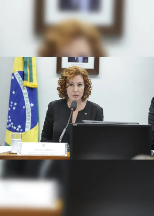 
                                        
                                            Deputada bolsonarista usa 'caso de Lucena' para pedir suspensão da vacinação infantil
                                        
                                        