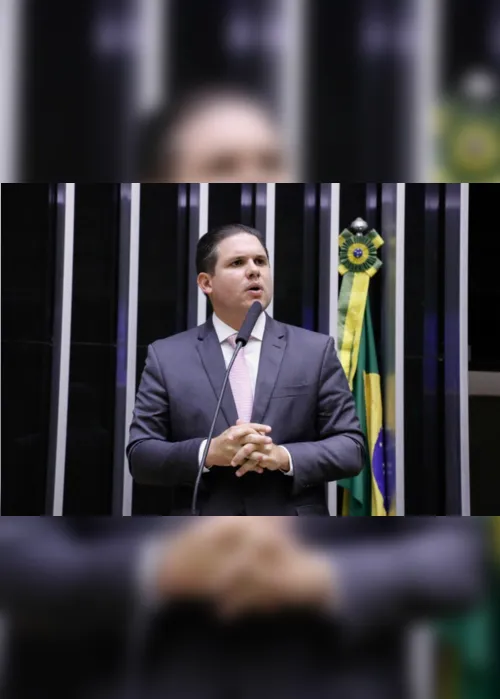 
                                        
                                            Após pressão de Hugo Motta, Bolsonaro diz que Flávia Arruda segue no governo
                                        
                                        