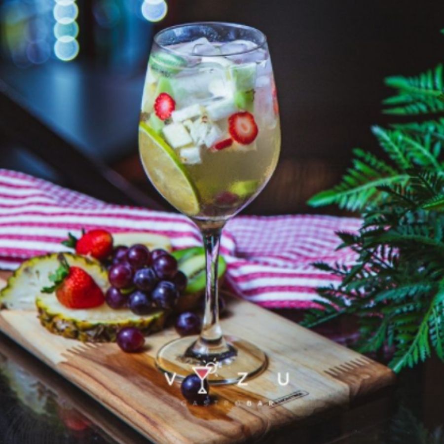 Vizu Gastrobar tem vista privilegiada da orla de João Pessoa