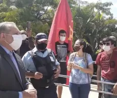 Reitor da UFPB lamenta que aluno 'tenha passado no curso de direito' durante protesto de estudantes