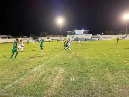 
				
					Goleiro Ricardo, do Sousa, se machuca na partida contra o SP Crystal e preocupa DM
				
				