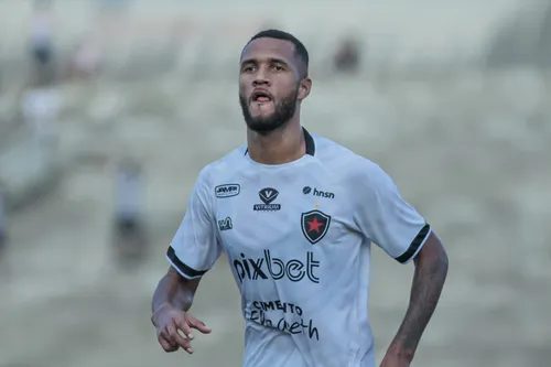 
				
					Botafogo-PB vê classificação no Nordestão como primordial e já negocia permanência de Gustavo Coutinho
				
				