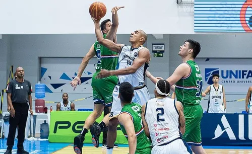 
				
					Unifacisa vive grande fase no NBB, e César Guidetti avalia bom momento do grupo
				
				