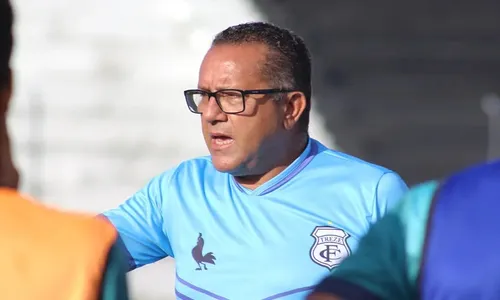 
                                        
                                            Suélio Lacerda fala em deficiências defensivas do Treze e admite possibilidade do time ir em busca de reforços
                                        
                                        