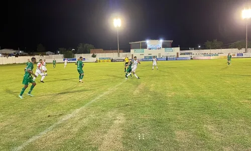 
                                        
                                            São Paulo Crystal e Sousa pecam na finalização e empatam sem gols pelo Campeonato Paraibano
                                        
                                        