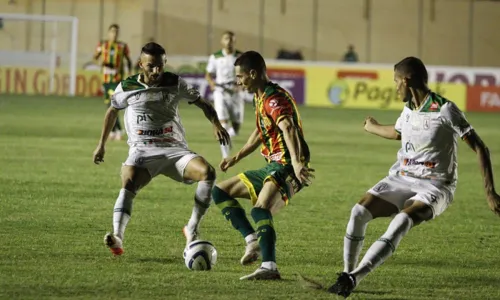 
				
					Melhor jogador do Sousa contra o Sampaio Corrêa, Iranilson celebra triunfo e dedica gol marcado à sogra
				
				