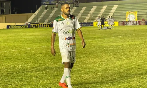 
                                        
                                            Melhor jogador do Sousa contra o Sampaio Corrêa, Iranilson celebra triunfo e dedica gol marcado à sogra
                                        
                                        