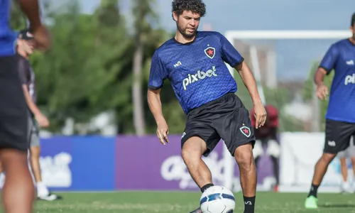 
                                        
                                            Victor Ferraz fecha com o Náutico e voltará a jogar após cinco meses sem clube
                                        
                                        