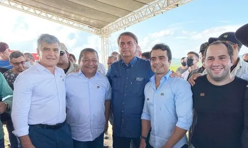 
                                        
                                            Bolsonaro diz que não "tinha acesso" à Paraíba, mas já resolveu aliança para eleição
                                        
                                        