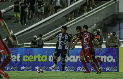 
				
					Reginaldo Sousa lamenta empate no clássico contra o Botafogo-PB e vê limitação no banco de reservas alvirrubro
				
				