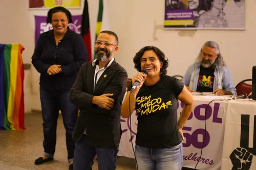 
				
					Mesmo só com uma vaga, PSOL quer lançar dois candidatos ao Senado na Paraíba
				
				