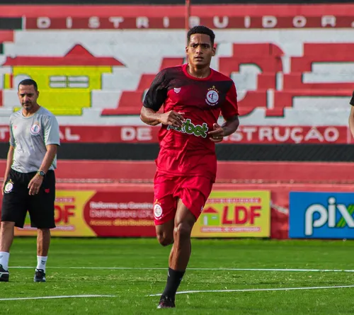 
				
					Buscando se firmar na titularidade no ataque do Campinense, Hugo Freitas quer imposição do time na estreia na Série C
				
				