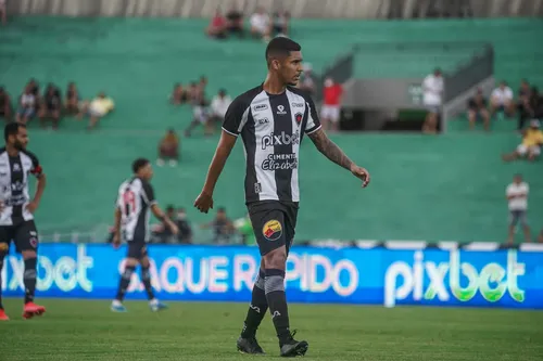 
				
					Botafogo-PB vence o Sousa por 1 a 0 e encosta no Dinossauro na ponta da tabela do Grupo A
				
				