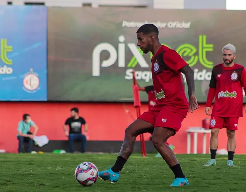 
				
					Campinense contrata Willian Anicete e dispensa outros cinco atletas para a sequência da Série C
				
				