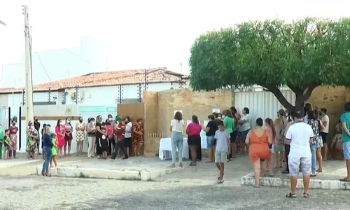 
                                        
                                            Como jovem matou mãe e irmão e atirou no pai em Patos
                                        
                                        