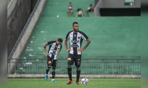
				
					Itamar Schülle deve fazer mudanças no meio-campo do Botafogo-PB contra o Manaus
				
				