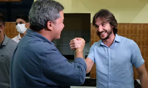 
                                        
                                            Efraim oficializa ida para oposição e será candidato ao Senado na chapa de Pedro
                                        
                                        