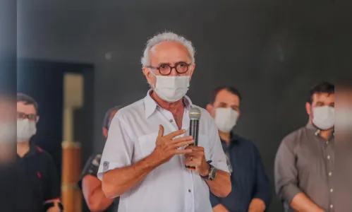 
				
					Cícero vai desobrigar uso de máscara nas áreas abertas em João Pessoa a partir deste sábado
				
				