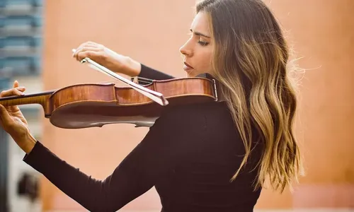 
                                        
                                            Oscar 2022: violinista paraibana se apresenta na premiação; conheça
                                        
                                        